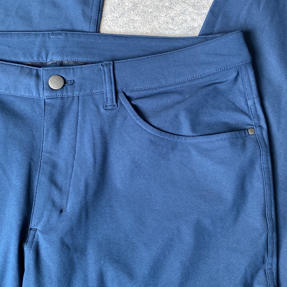 LULULEMON Men's Navy Pants - Picture 3 of 5